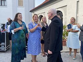 Setkání litoměřického biskupa s novináři ve Strahovském klášteře