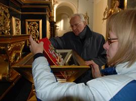 Relikviář na ostatky sv. Zdislavy má důstojnou podobu